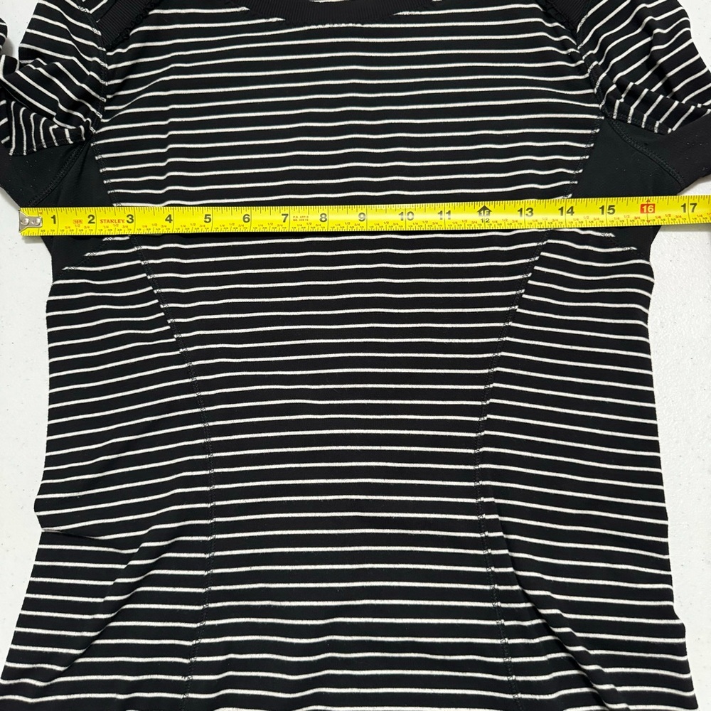 lululemon athletica Black and White Striped Long Sleeve Base Runner Tee - Picture 9 of 13